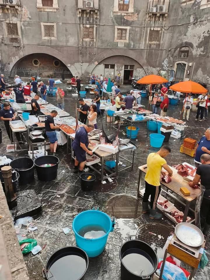 A Casuzza Appartement Catánia Buitenkant foto